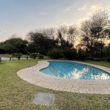 Woodlands Stop Over Swimming Pool